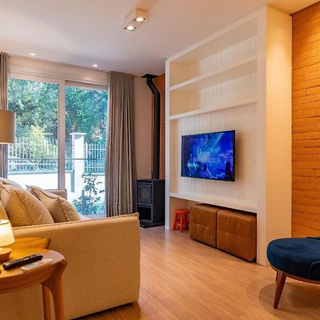 Rosa Edificio Bellagio Canela Com Infraestrutura Completa Apartment Exterior photo