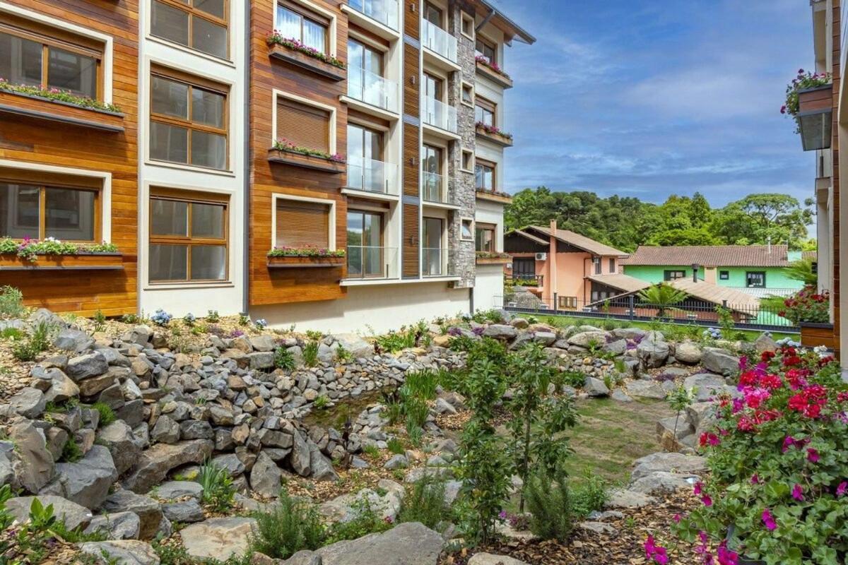 Rosa Edificio Bellagio Canela Com Infraestrutura Completa Apartment Exterior photo